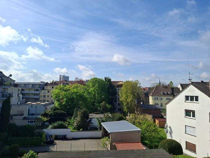** Ausschließlich für den 1-2 Personenhaushalt ab 45 Jahre! Helle 3 Zimmerwohnung mit Balkon in fußläufiger Entfernung zur Bonner Innenstadt**