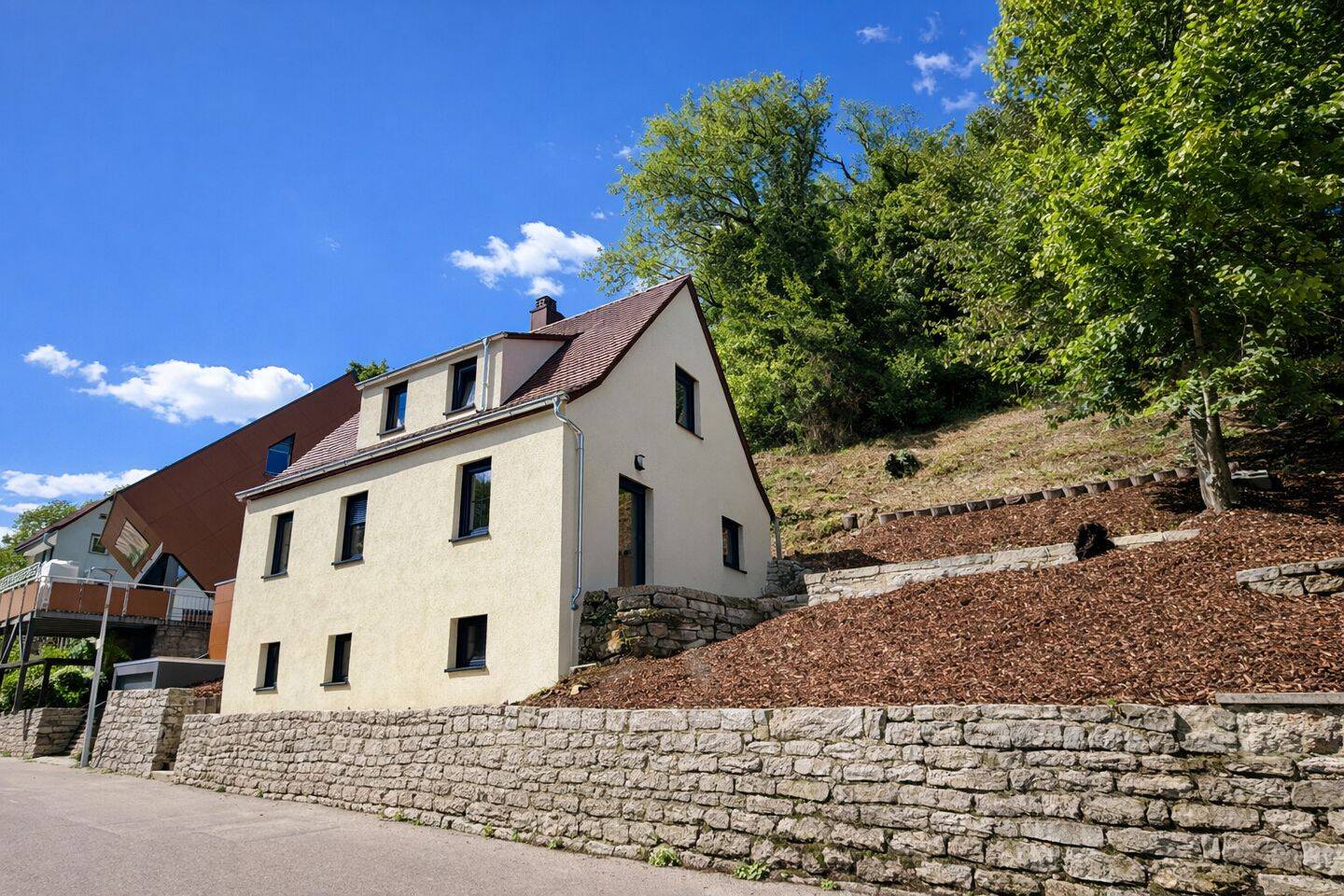 Einfamilienhaus in zentraler Lage von Schwäbisch Hall! – Schwäbisch Hall – Bild 1 von 9
