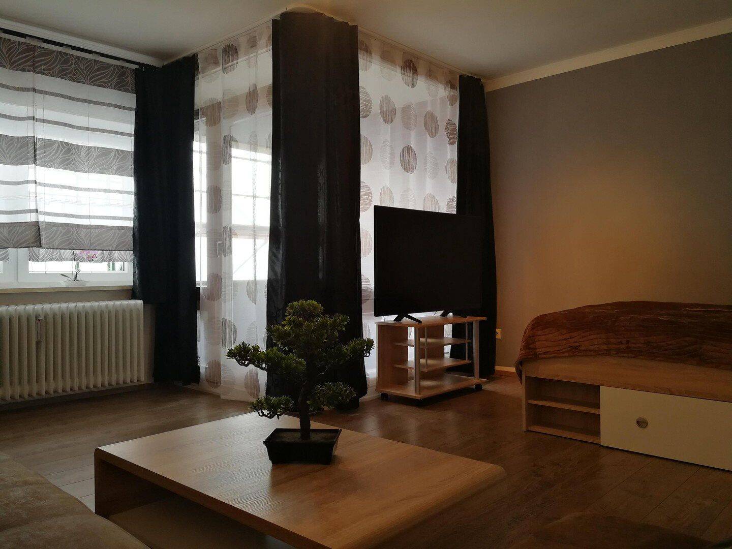 SCHÖNE 1,5 ZKB WOHNUNG MIT EINBAUKÜCHE UND BALKON IN EINEM GEPFLEGTEN HAUS
