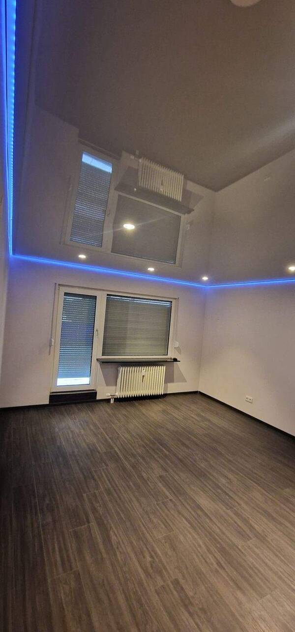 Dachgeschosswohnung in 51065 Köln mit 105 m² kaufen
