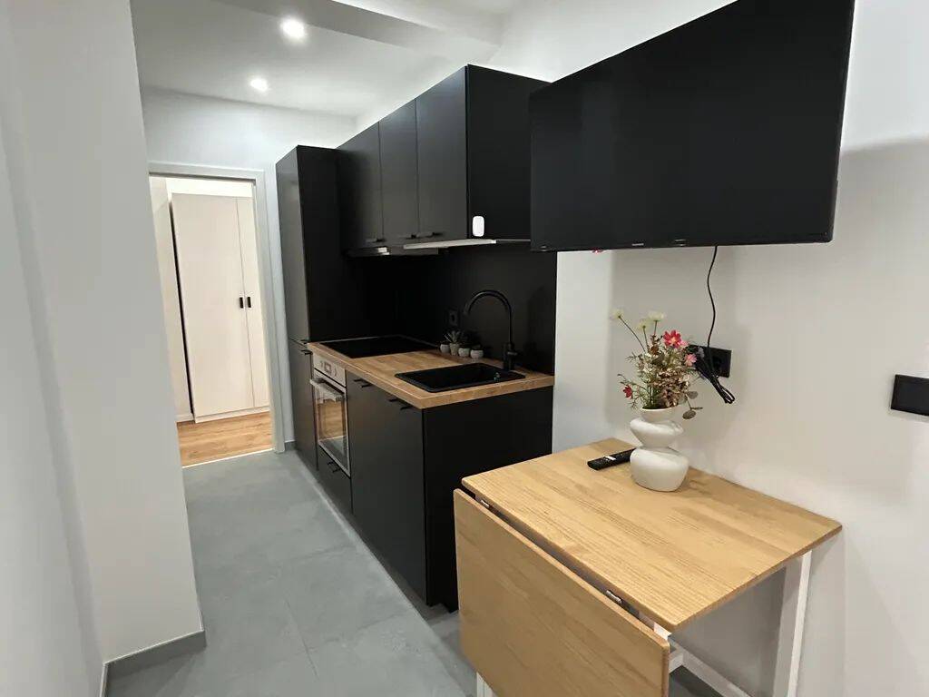 Modernes WG-Zimmer in renovierter 3er-WG - Voltastraße 93A, Nürnberg – Nürnberg – Vorschaubild 3