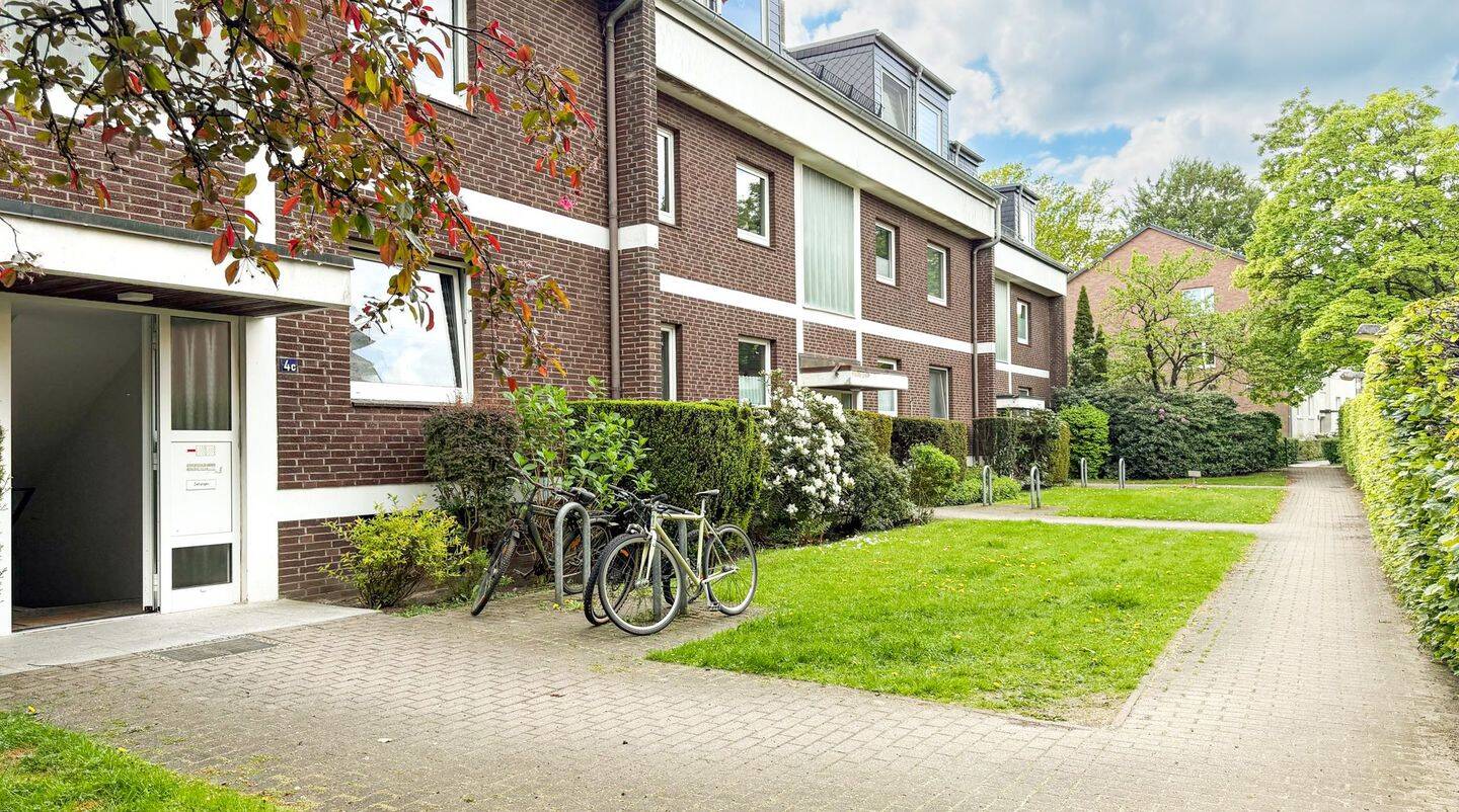 Spannende Chance für Handwerker: 4-5 Zimmer-Wohnung mit attraktiver Ausbaureserve