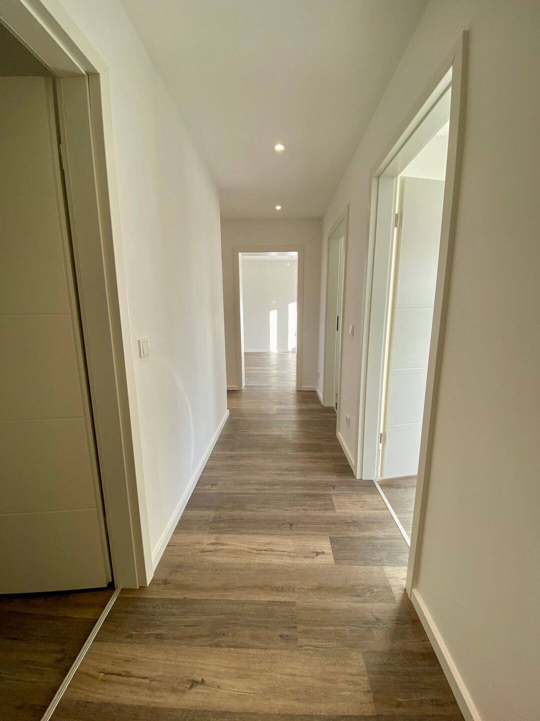Kernsanierte 2-Zimmer-Wohnung mit Südbalkon – Top Kapitalanlage im Münchner Norden - Provisionsfrei – Oberschleißheim – Vorschaubild 2