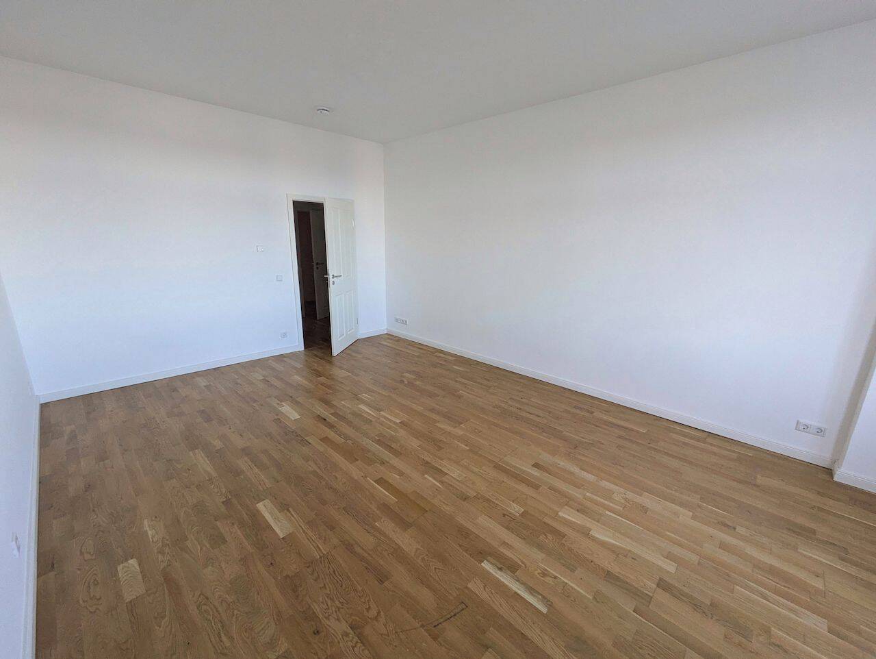 ++ Einbauküche, Balkon, Parkett, modernes Badezimmer, zentrumsnähe - schicke 2,5-Raum Wohnung ++ – Chemnitz – Vorschaubild 6