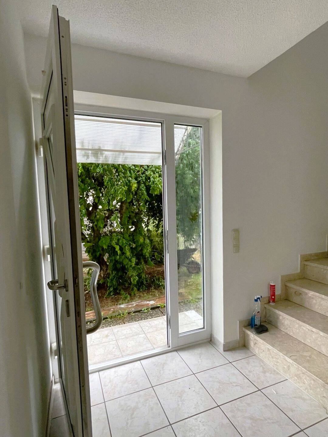 Neu sanierte DOPPELHAUSHÄLFTE mit großem Garten in Regensburg – Regensburg – Vorschaubild 2