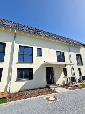 Wunderschönes Reihenmittelhaus mit Balkon zur Miete! – 4288 Leipzig – Vorschaubild 2