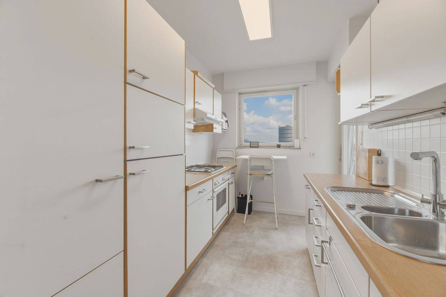 Charmante 2-Zimmer-Wohnung mit Südterrasse, Balkon mit Weitblick und Einzelgarage in Halbhöhenlage – Stuttgart – Vorschaubild 5