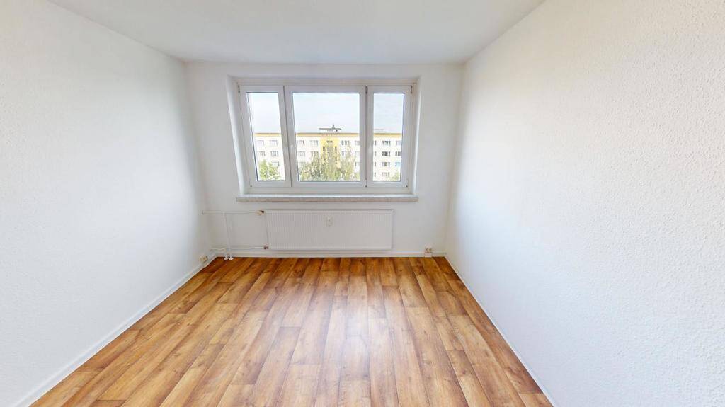 Lichterhellte 3-Raum-Wohnung mit Wintergarten – Chemnitz – Vorschaubild 3