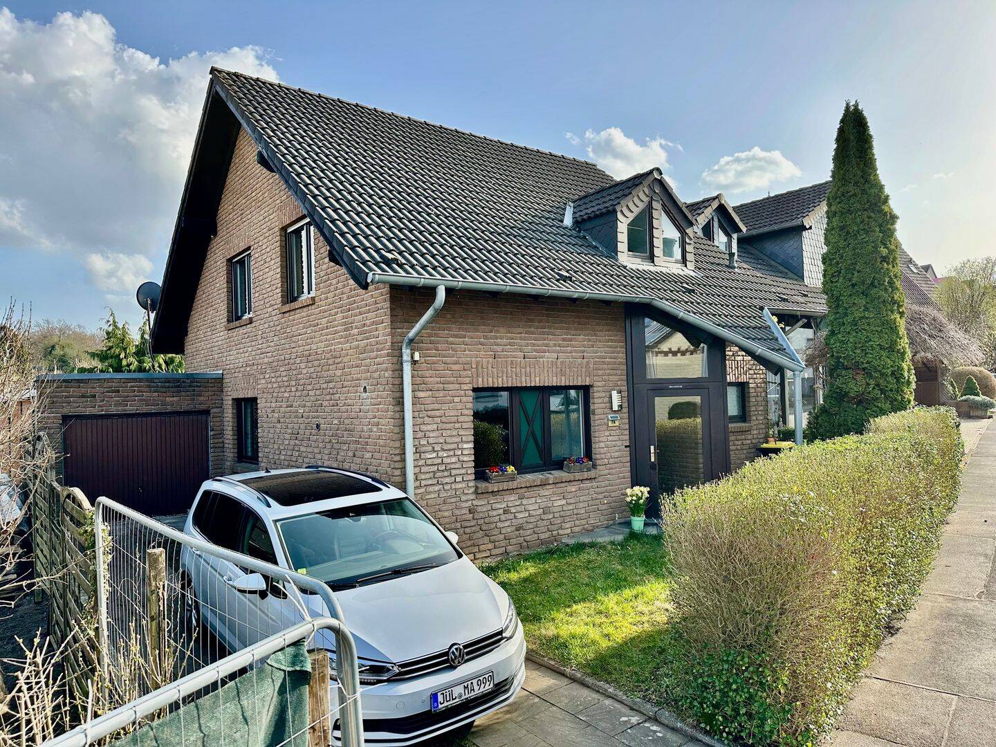 Modern geschnittenes Einfamilienhaus für Familien, provisionsfrei – Langerwehe – Vorschaubild 2