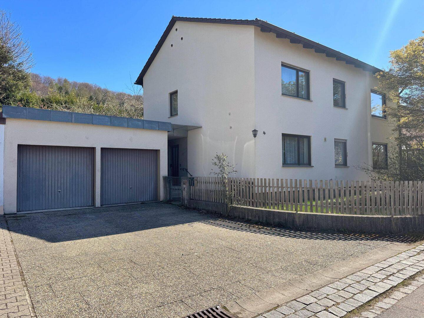 gut geschnittenes Zweifamilienhaus – Trostberg – Bild 1 von 9