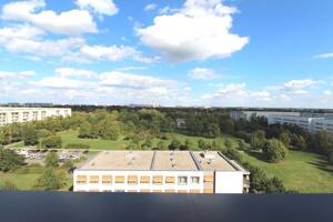 Frisch renovierte 3 Zimmer mit Balkon und ebenerdiger Dusche * Aufzug * Stellplatz möglich!