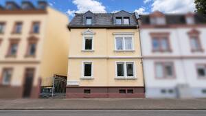 Charmantes Dreifamilienhaus in ruhiger Lage