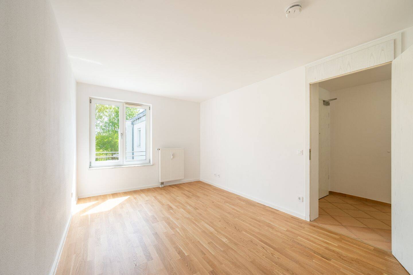 AIGNER - Berg am Laim: Teil-Modernisierte 2-Zimmer-Wohnung zwischen Stadt und Natur – München – Vorschaubild 2