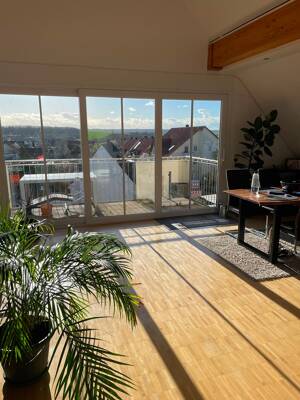 Würzburg-Rottenbauer - exklusive helle 3-Zimmer Wohnung mit EBK, 2 Balkonen, Carport, Aufzug