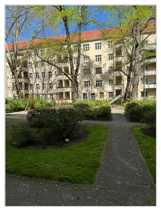 4 Zimmer Wohnung mit Balkon in Charlottenburg