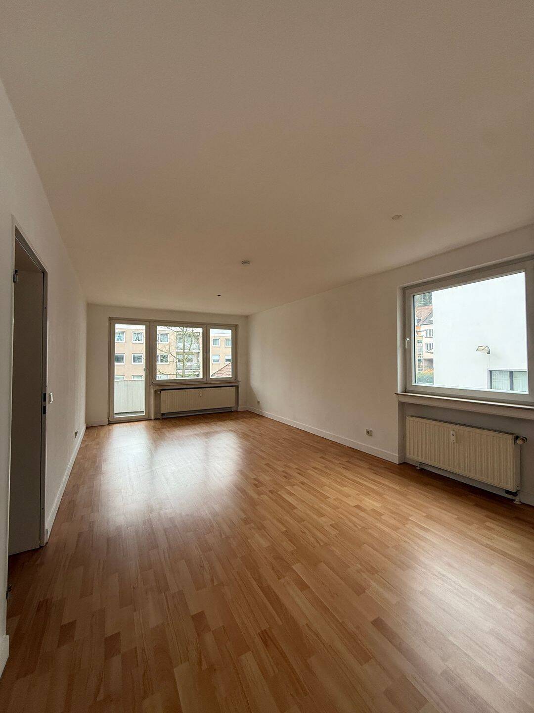Regierungsviertel - Moderne Etagenwohnung mit einer Garage