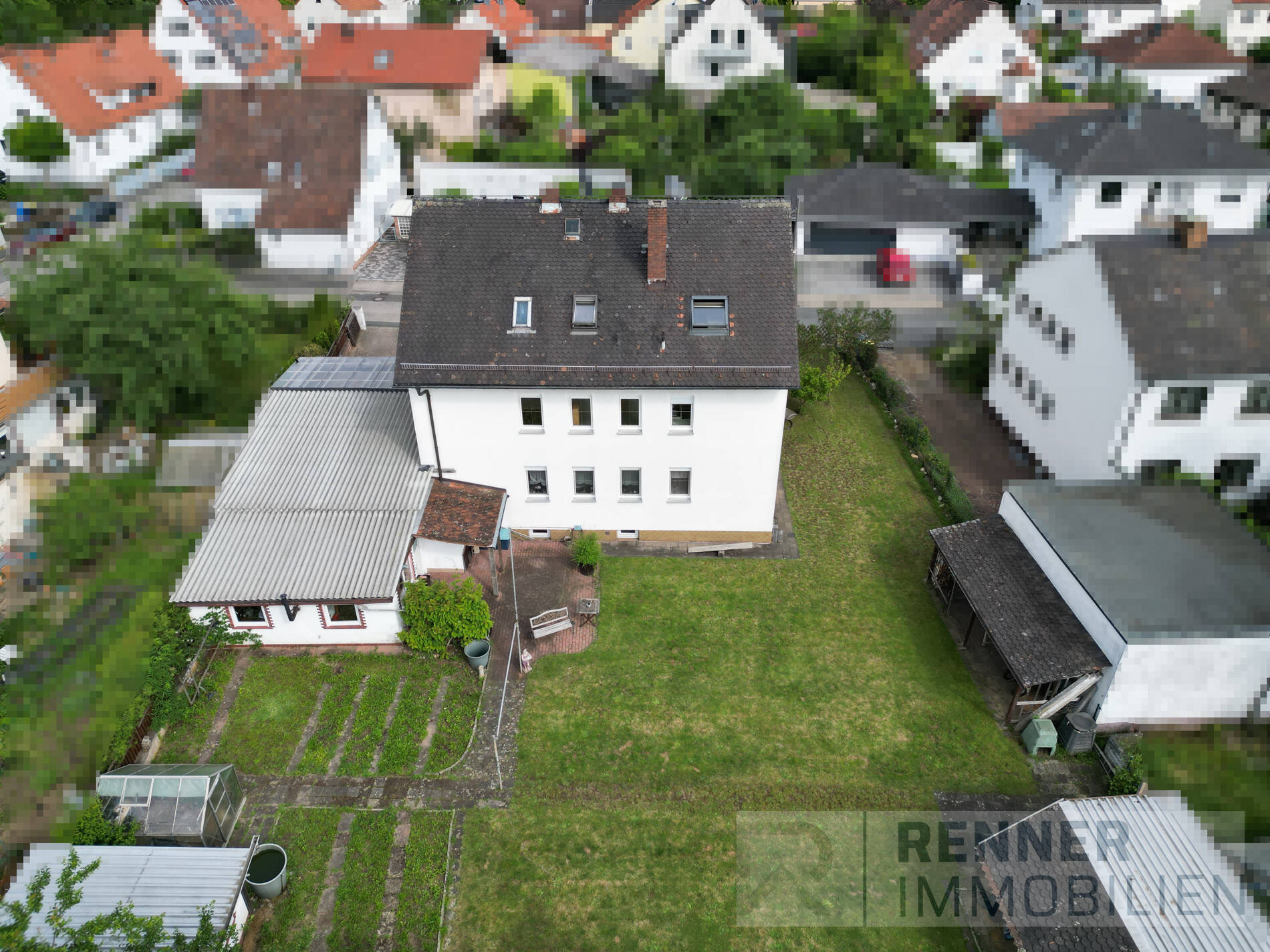 Charmantes Mehrfamilienhaus mit großem Grundstück in ruhiger Lage – Nürnberg – Vorschaubild 2