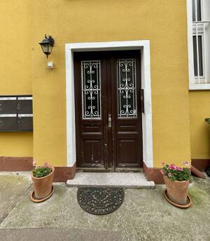 ALTBAU NORDEND AM HOLZHAUSENVIERTEL: Vier Zimmer & Balkon , top Grundriss, sofort frei! – 60318 Frankfurt am Main – Vorschaubild 2