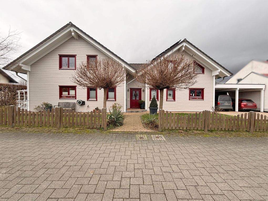 Doppelhaus für zwei Familien mit Garten und Doppelcarport – Meckenheim – Bild 1 von 9