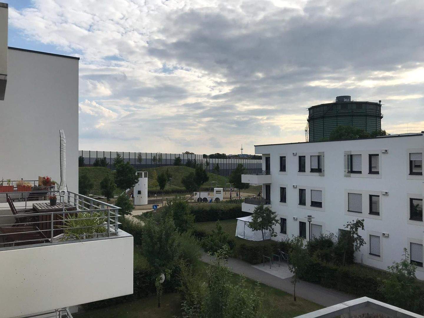 Sonnige 2-Zimmer-Wohnung mit Einbauküche im Candis Viertel in Regensburg – Regensburg – Bild 1 von 6