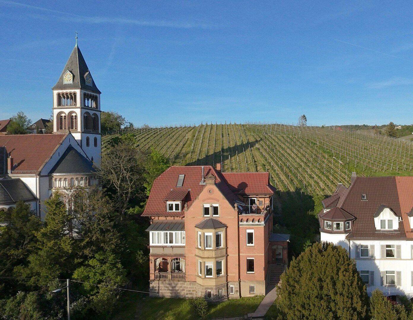 Einzigartiges Wohnjuwel am Weinberg: Maisonette-Wohnung mit Panoramablick in Stuttgart-Untertürkheim – Stuttgart – Vorschaubild 2