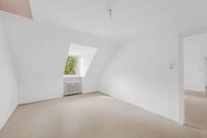 Renovierungsbedürftige Dachgeschosswohnung mit viel Potenzial – 80689 München – Vorschaubild 5