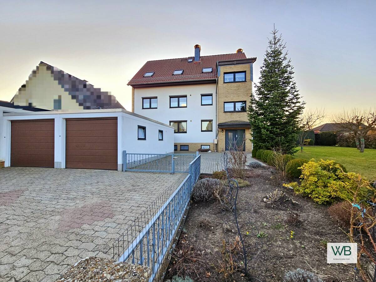 Saniertes Zweifamilienhaus + zusätzlich ausgebautem Dachgeschoss inkl. Baugrundstück in Hehlingen