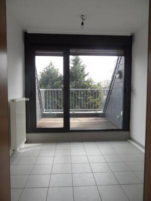 lichtdurchflutete Dachgeschosswohnung mit Loggia