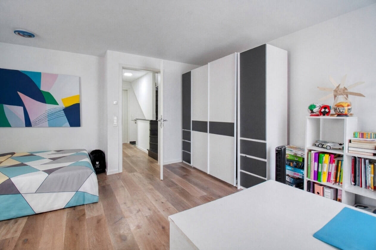 Stilvolle DHH mit Garten, Garage & Top-Ausstattung – Frickenhausen – Vorschaubild 8