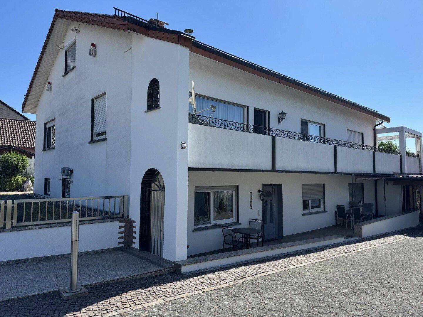Charmante, großzügige 3-Zimmer-Wohnung mit Kamin und separatem Eingang in Kirchardt