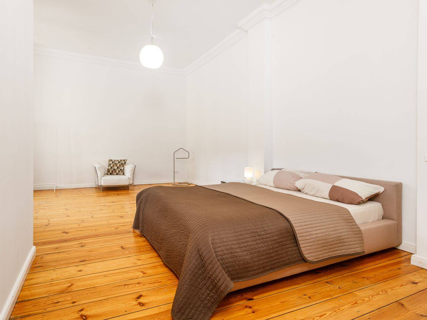 Perfect Balance - Ruhig gelegene Altbauwohnung mit Balkon zwischen urbanem Leben und grüner Erholung – Berlin – Vorschaubild 4