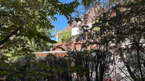 ZUHAUSE ANKOMMEN: IDYLLISCHES 3-FAMILIEN-WOHNHAUS MIT GARAGEN UND HALLE IN ORTSRANDLAGE – 86697 Oberhausen – Vorschaubild 3