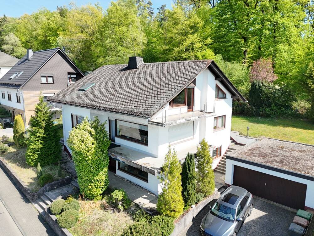 Großzügiges Einfamilienhaus mit Einliegerwohnung in herrlicher Ortsrandlage und hervorragendem Rhein-/Eifel - Fernblick – Hillscheid – Vorschaubild 2