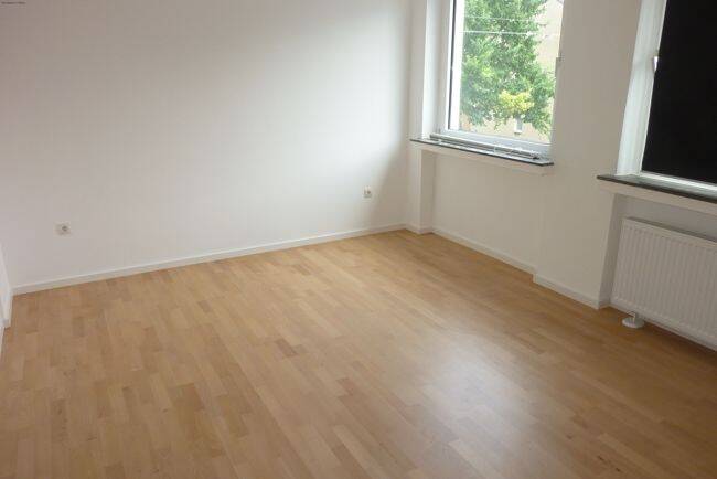 *FRISCH RENOVIERT IN ZENTRALER LAGE! 2-Zi.-Wohnung mit Balkon.* – Hagen – Vorschaubild 4