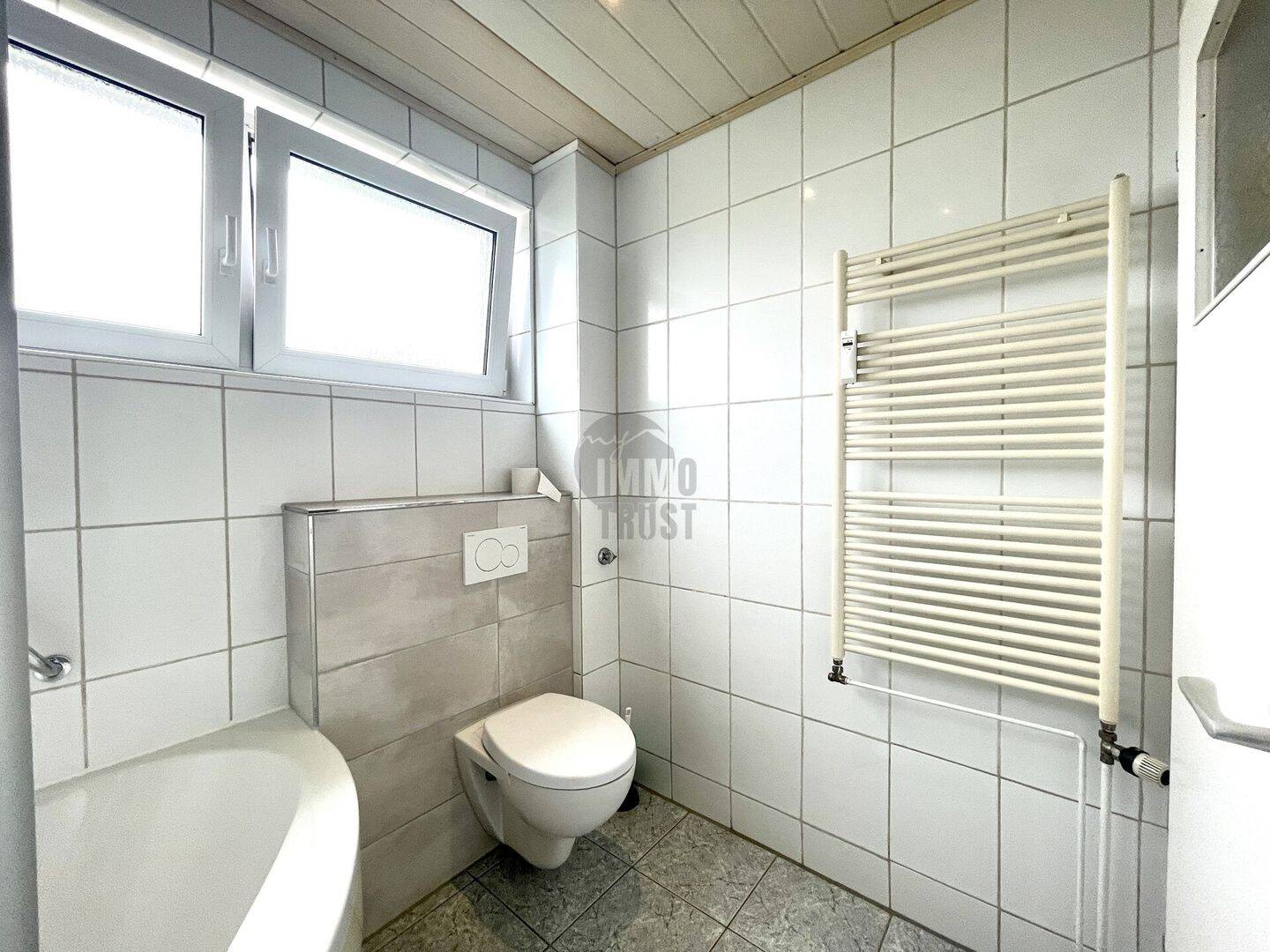 IHR NEUES ZUHAUSE IN FALLERSLEBEN - HELLE 3-ZIMMER-WOHNUNG MIT VIEL PLATZ UND BALKON – Wolfsburg – Vorschaubild 5