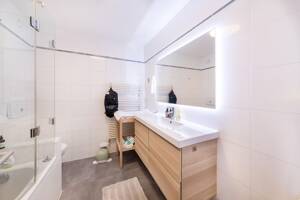 Harlaching: 116 m² mit Pool, Sauna und 2 TG-Plätzen - sofort frei – 81545 München – Vorschaubild 3