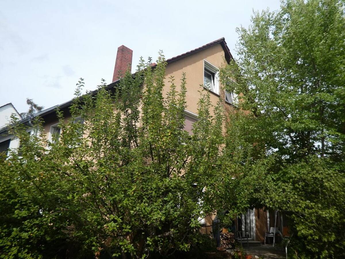 Ihr neues Zuhause in Eckenheim - hübsche Doppelhaushälfte auf Erbpachtgrundstück in ruhiger Lage! – 60435 Frankfurt am Main – Bild 1 von 9
