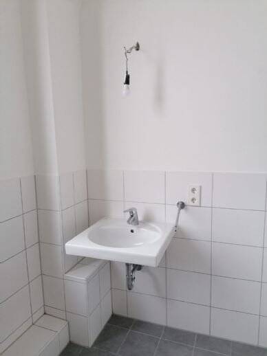 Herzlich willkommen in Ihrem neuen Zuhause! 3 Zimmer + Balkon – Nürnberg – Vorschaubild 5