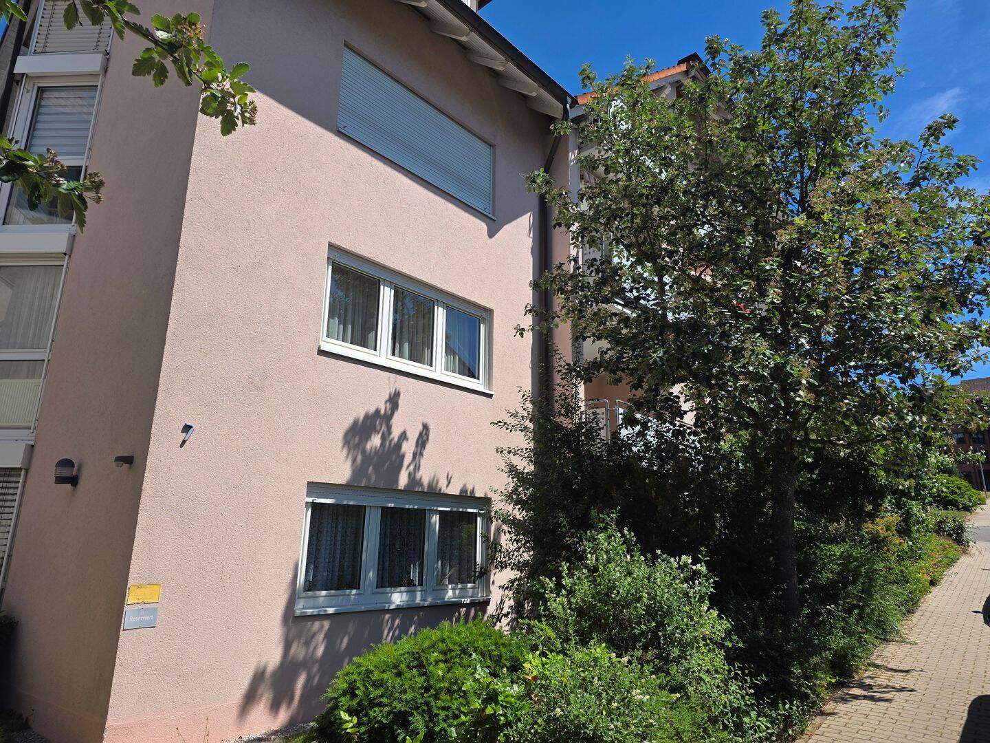 großzügige 4 Zimmer Wohnung im EG mit Balkon, TG-Stellplatz und Aufzug in Wertheim Hofgarten (Besichtigungstermin beachten!)