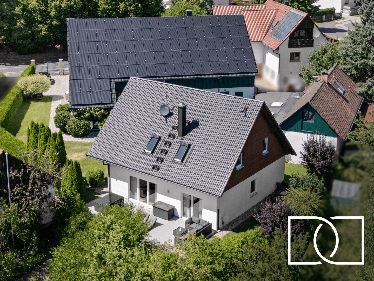 Einfamilienhaus mit Nebengebäude! Hochwertiges Anwesen mit energieeffizienter Ausstattung