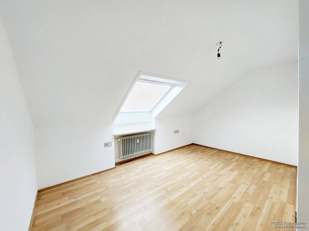Gemütliche 3 Zimmer Dachgeschosswohnung – Wendelstein – Vorschaubild 2