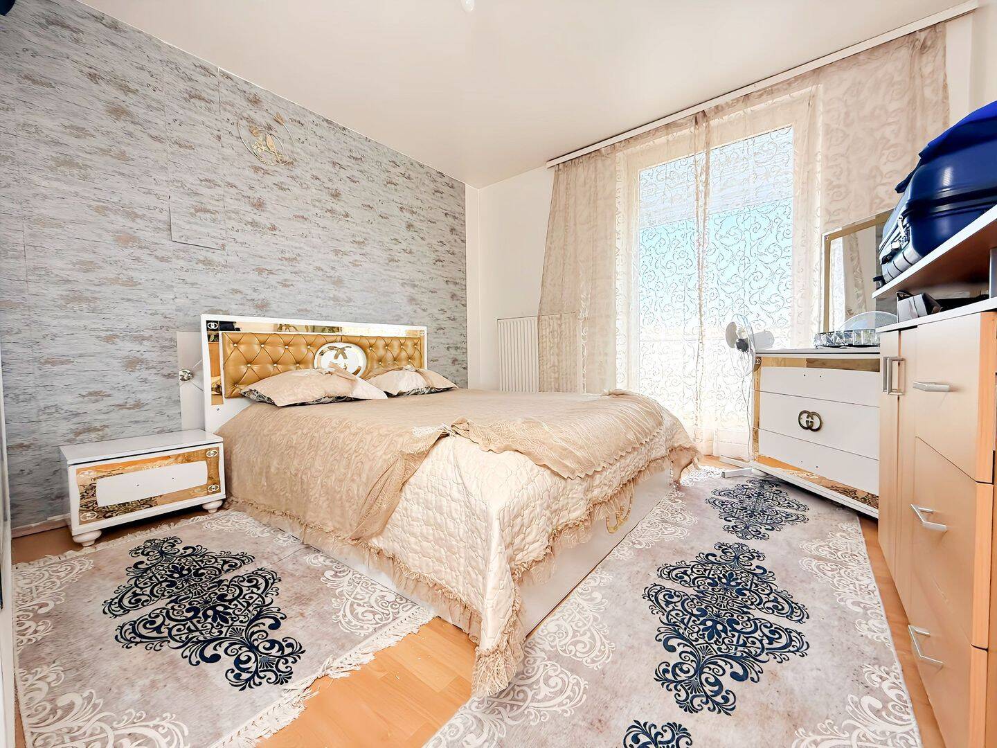 Vermietete 4-Zimmer-Wohnung mit zwei Balkonen und attraktivem WG-Potenzial