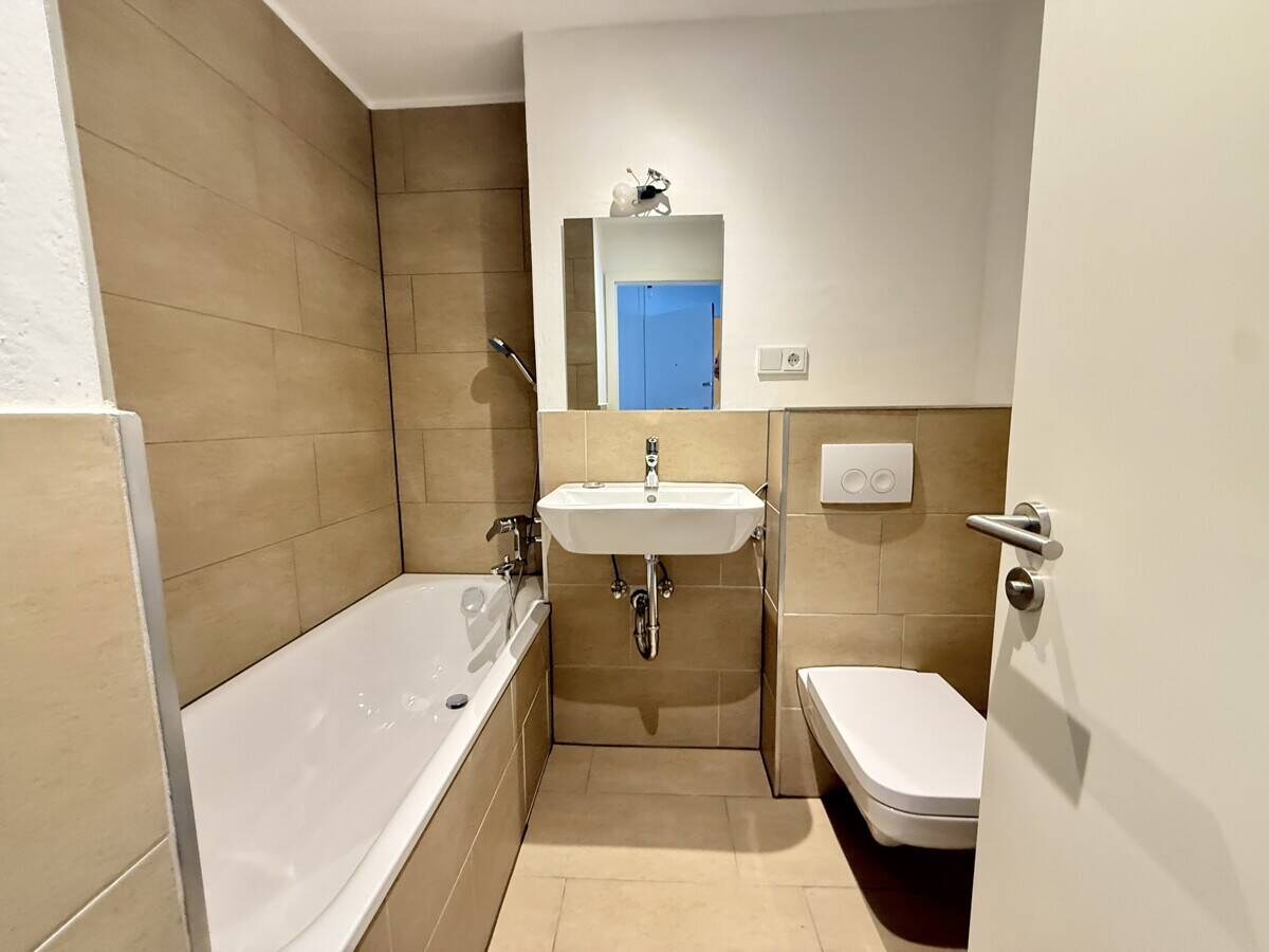 Renoviert & flexibel nutzbar - Apartment mit Panoramablick, großem Balkon und TG-Stellplatz – München – Vorschaubild 7