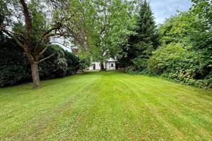 Vielseitiges Wohn- und Geschäftshaus mit großem Grundstück und Entwicklungspotenzial in Frankfurt-Bonames – 60437 Frankfurt am Main – Vorschaubild 4