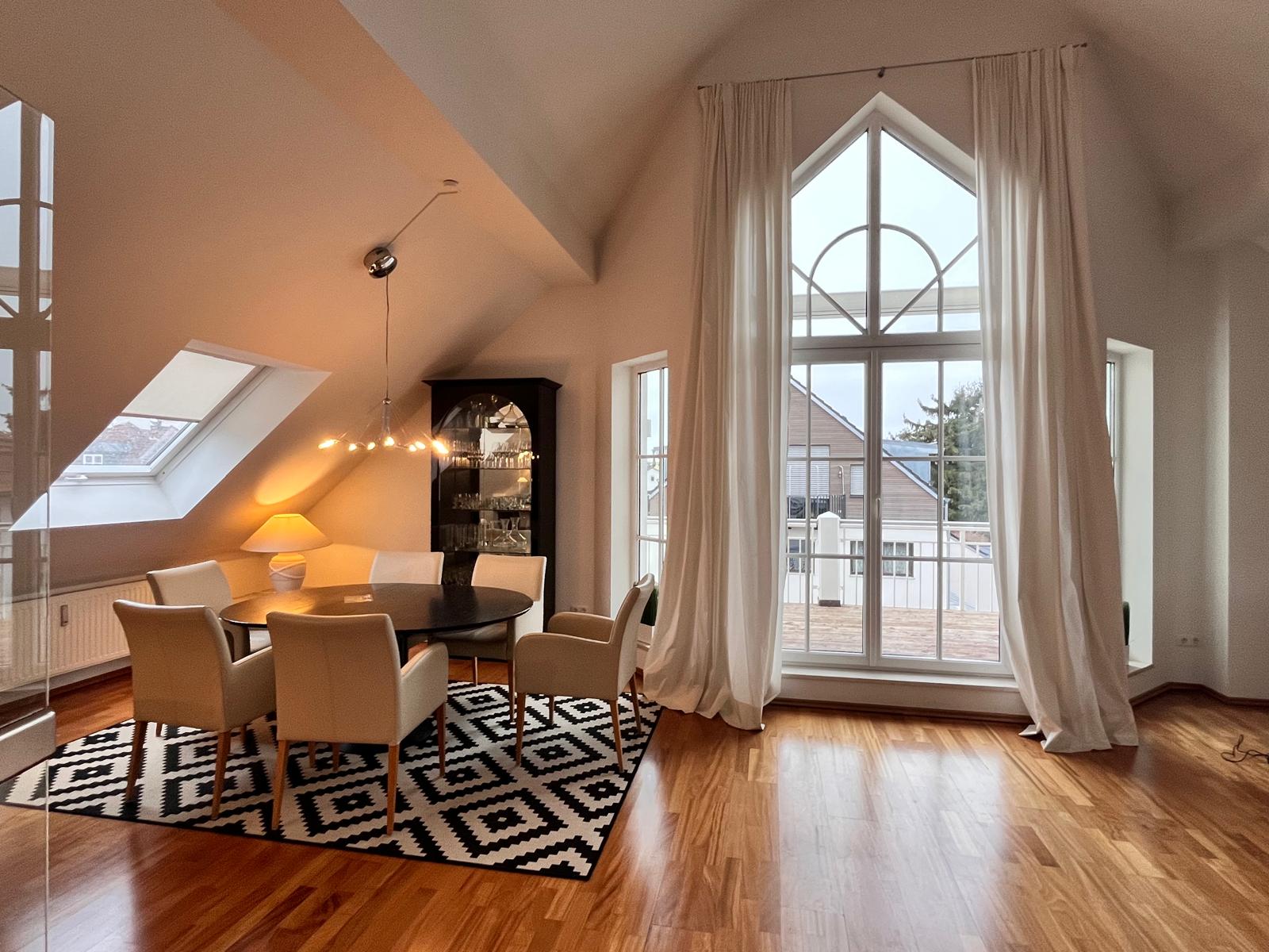 4-Zimmer Penthouse Wohnung in Großhadern, Möblierung möglich