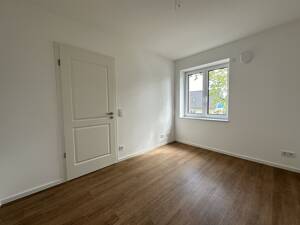 Sonnige 2,5 Zimmer Wohnung mit großzügiger Bakon in Hamburg Lurup- Wentzel-Dr. – 22547 Hamburg – Vorschaubild 8