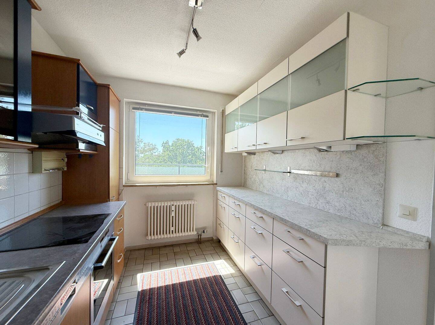 Licht & Sonne - Zeitlose Zwei-Zimmer-Wohnung mit großer Terrasse in Nürnberg Zerzabelshof – Nürnberg – Vorschaubild 6