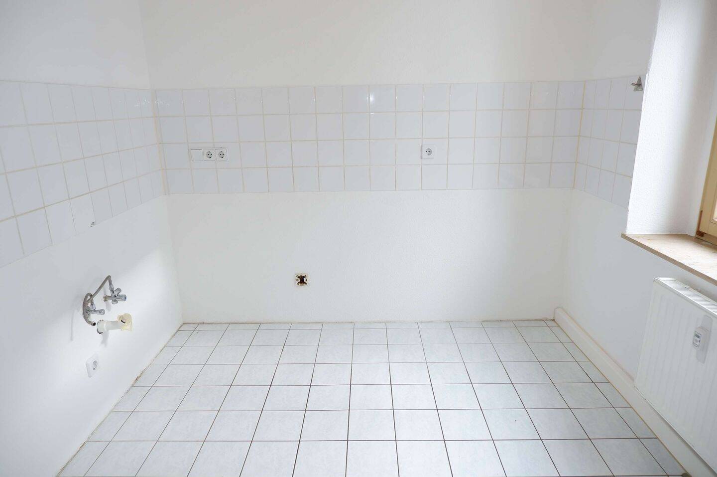 Helles Wohnzimmer - Bad mit Wanne und Lift !!! – Chemnitz – Vorschaubild 7