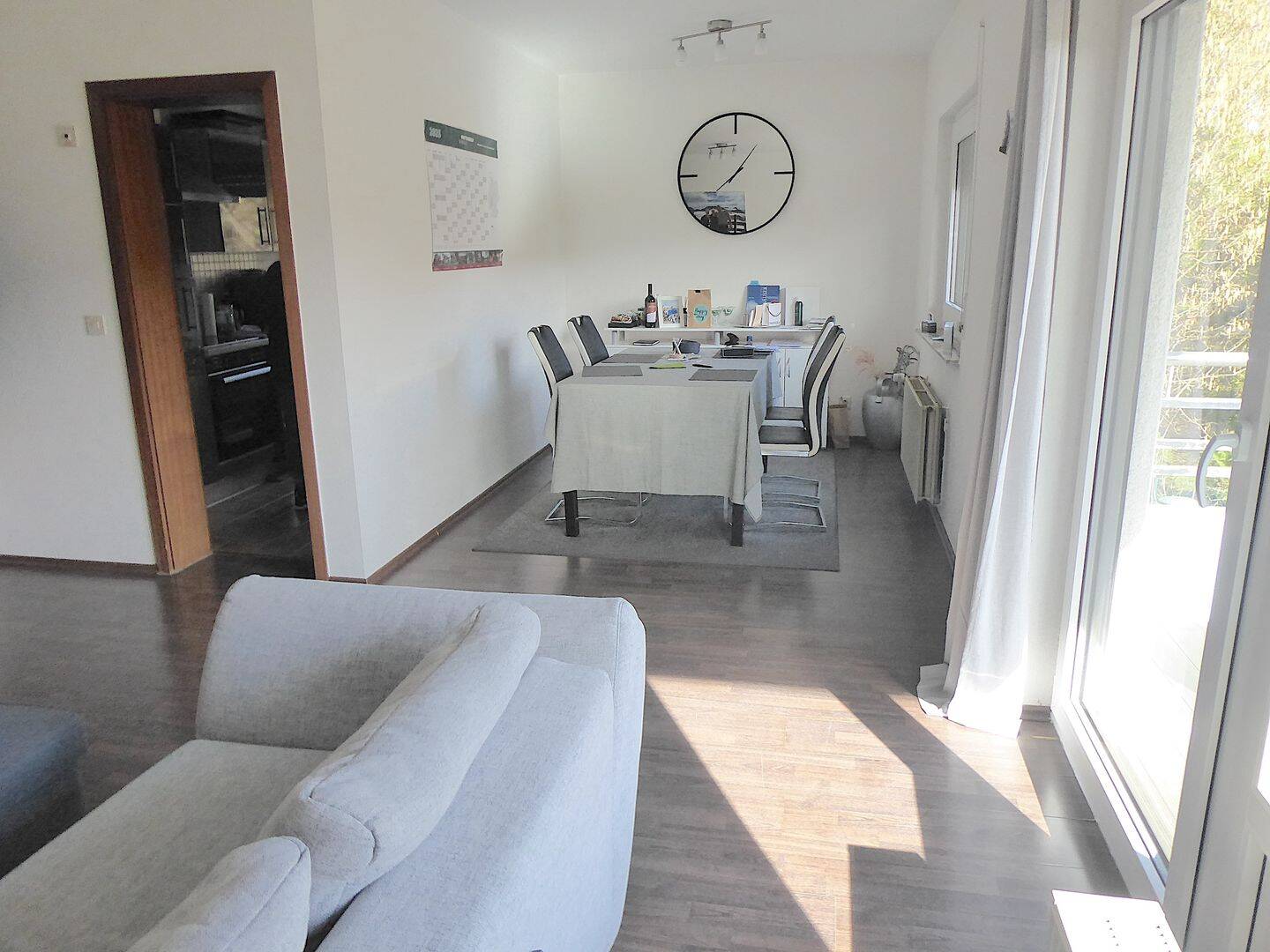 Gute Rendite: Vermietete 2,5 Zimmer Wohnung mit Balkon in kleiner und ruhiger Wohneinheit – Siegen – Vorschaubild 2