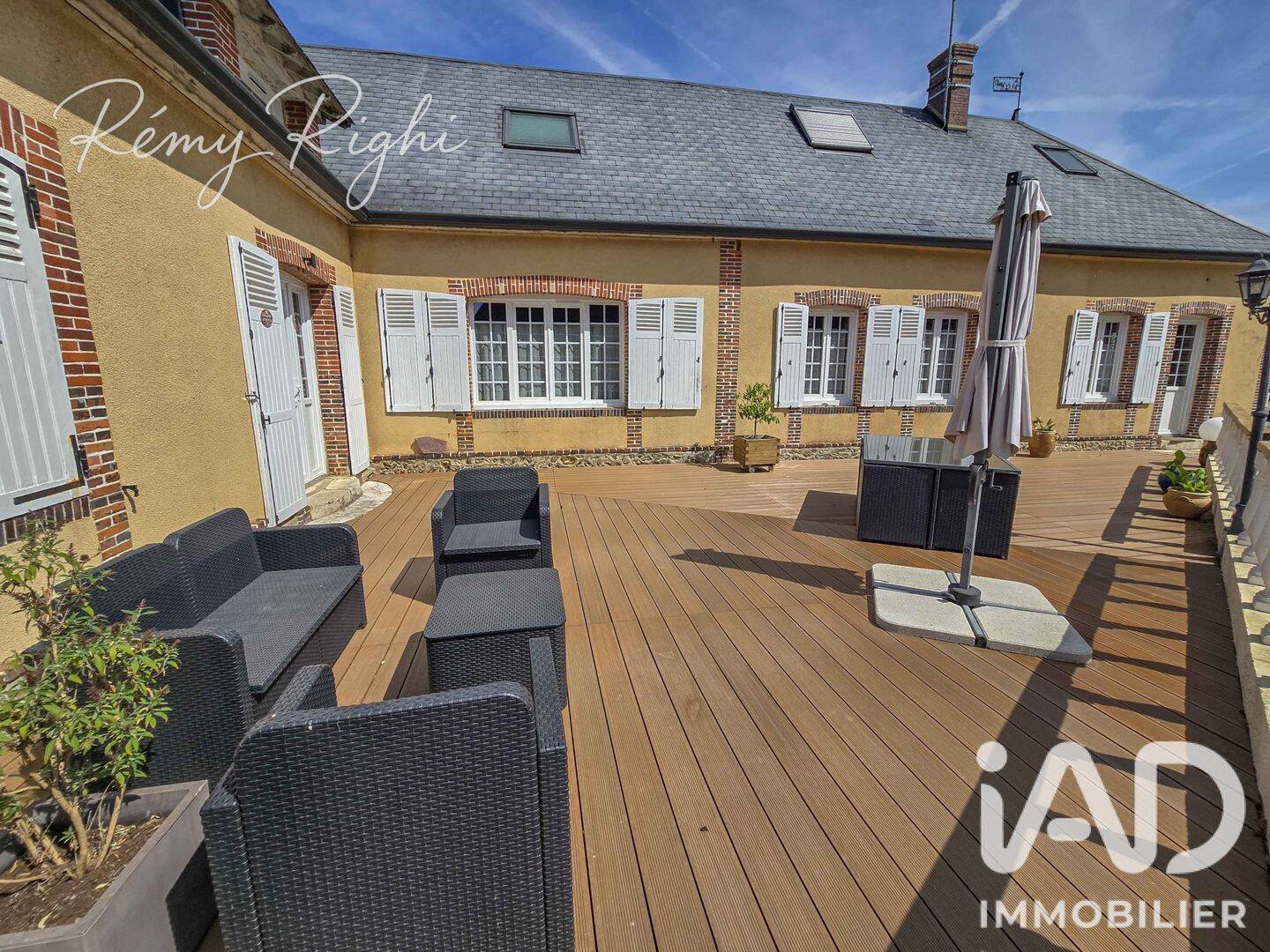 Maison 10 pièces 320 m² · à Illiers-Combray · 320 m² · 345 000 €